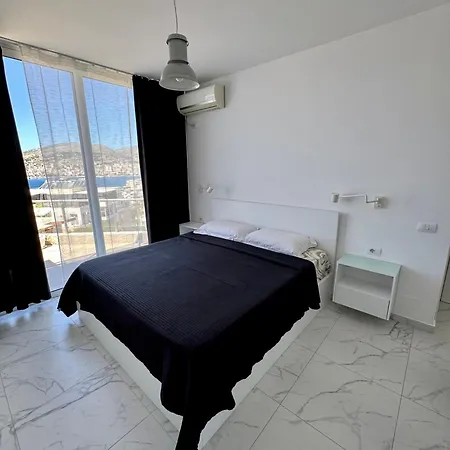 Penthouse Paulina * Sarandë