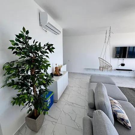 Penthouse Paulina アパート Sarandë