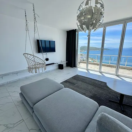 Penthouse Paulina